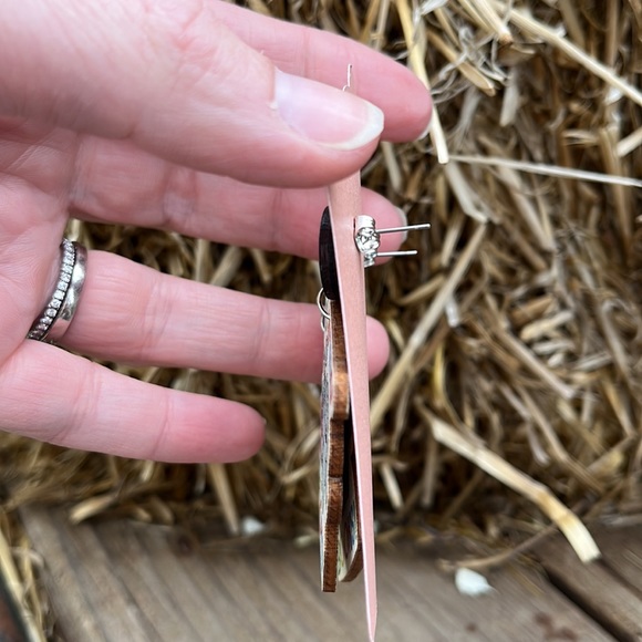 Mo Willems Book Character Earrings/ Teacher or Librarian Earrings - Picture 10 of 10